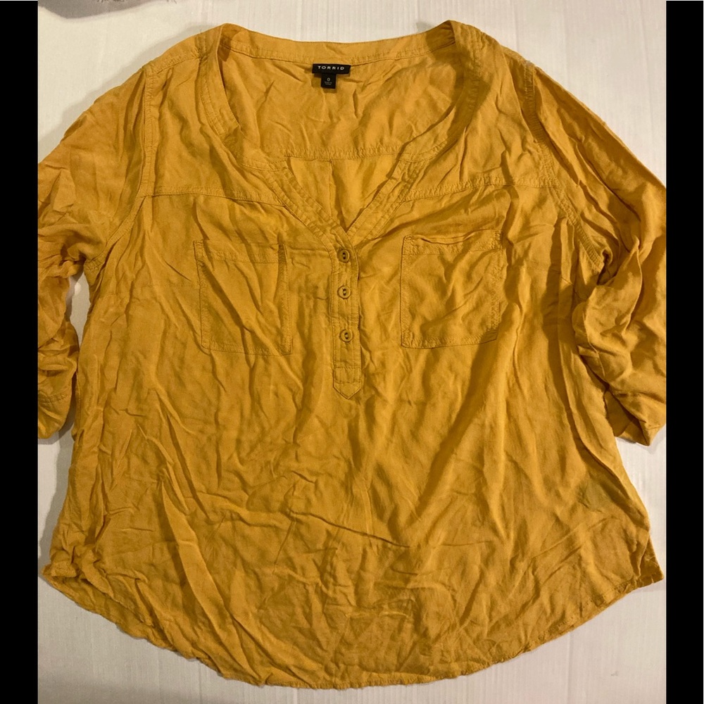 Torrid size 0 goldenrod shirt